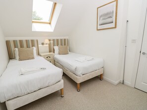 2 bedrooms, individually decorated, individually furnished, free WiFi