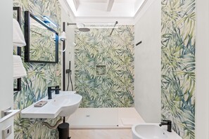 Doccia, asciugacapelli, asciugamani