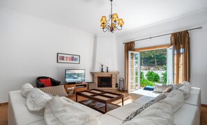 3 dormitorios, tabla de planchar con plancha, wifi gratis y ropa de cama