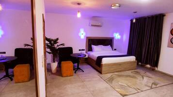 Phòng Deluxe | Két bảo mật tại phòng, màn/rèm cản sáng