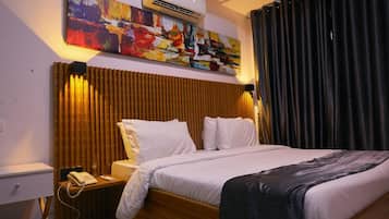 Standard Room | Premium bedding, blackout drapes, free WiFi, bed sheets