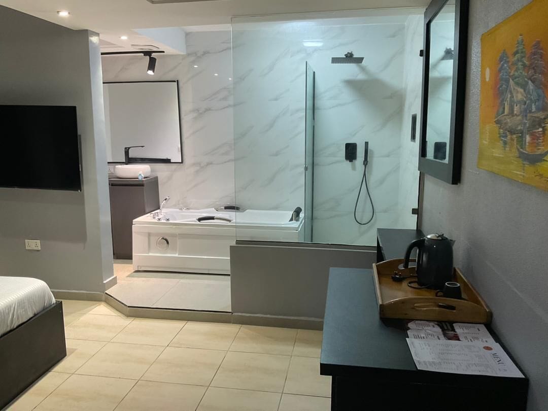 Suite | Bathroom