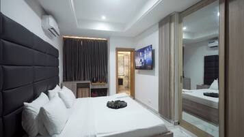 Classic Single Room | Premium bedding, blackout drapes, free WiFi, bed sheets