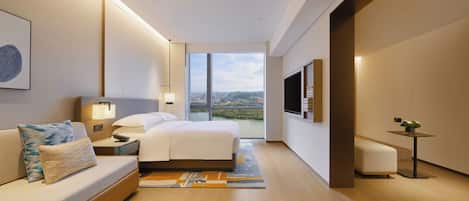 Family Studio Suite, 1 King Bed with Sofa bed, Lake View