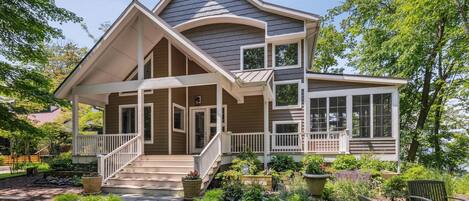 المنشأة من الخارج