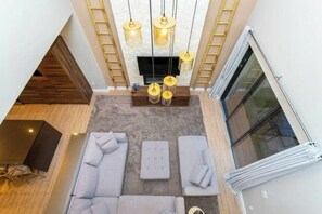 Télévision, cheminée