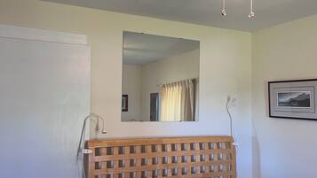 2 makuuhuonetta, silitysrauta/-lauta, Wi-Fi, vuodevaatteet