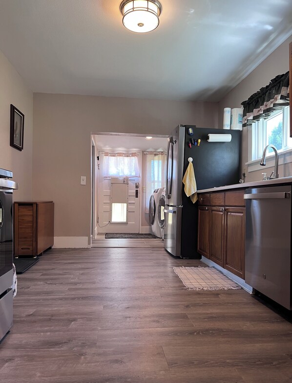 Microwave, oven, stovetop, dishwasher