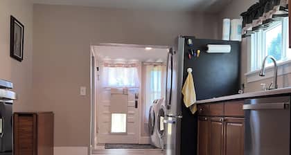Peaceful Country Retreat with Valley Views – Pet Friendly!