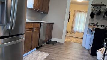 Mikroaaltouuni, uuni, liesi, astianpesukone