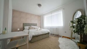 2 bedrooms, WiFi (free), bed sheets - Wythenshawe Greenbrow Retreat (Manchester)