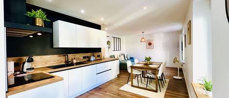 Fridge, oven, dishwasher, coffee/tea maker