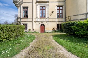 Villa | Exterior