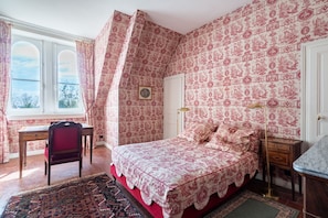 Villa | 8 bedrooms, iron/ironing board