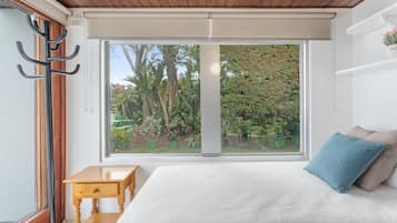 3 makuuhuonetta, silitysrauta/-lauta, Wi-Fi, vuodevaatteet