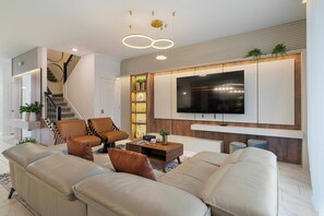 TV - Brand new themed home at Champions Gate (Kissimmee)