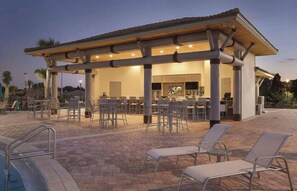 Outdoor dining - Brand new themed home at Champions Gate (Kissimmee)