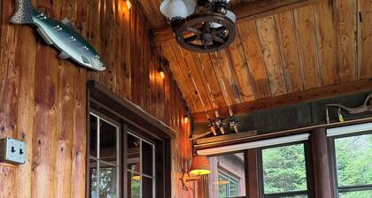 Bay of the Moon at Wolf Point - Pet Friendly!