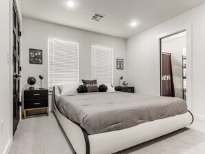 2 bedrooms, iron/ironing board, WiFi, bed sheets