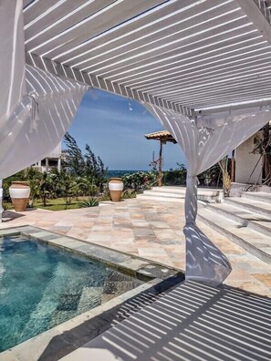 Interior entrance - Villa Pinolo (Cruz)