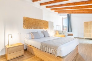 4 bedrooms, iron/ironing board, WiFi, bed sheets - Rural House 'Son Guillem' with Mountain Views, Wi-Fi and Air Conditioning (Illes Balears)
