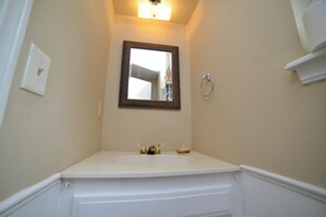 Serviettes fournies, savon, papier toilette