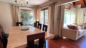 Chalet | Dining