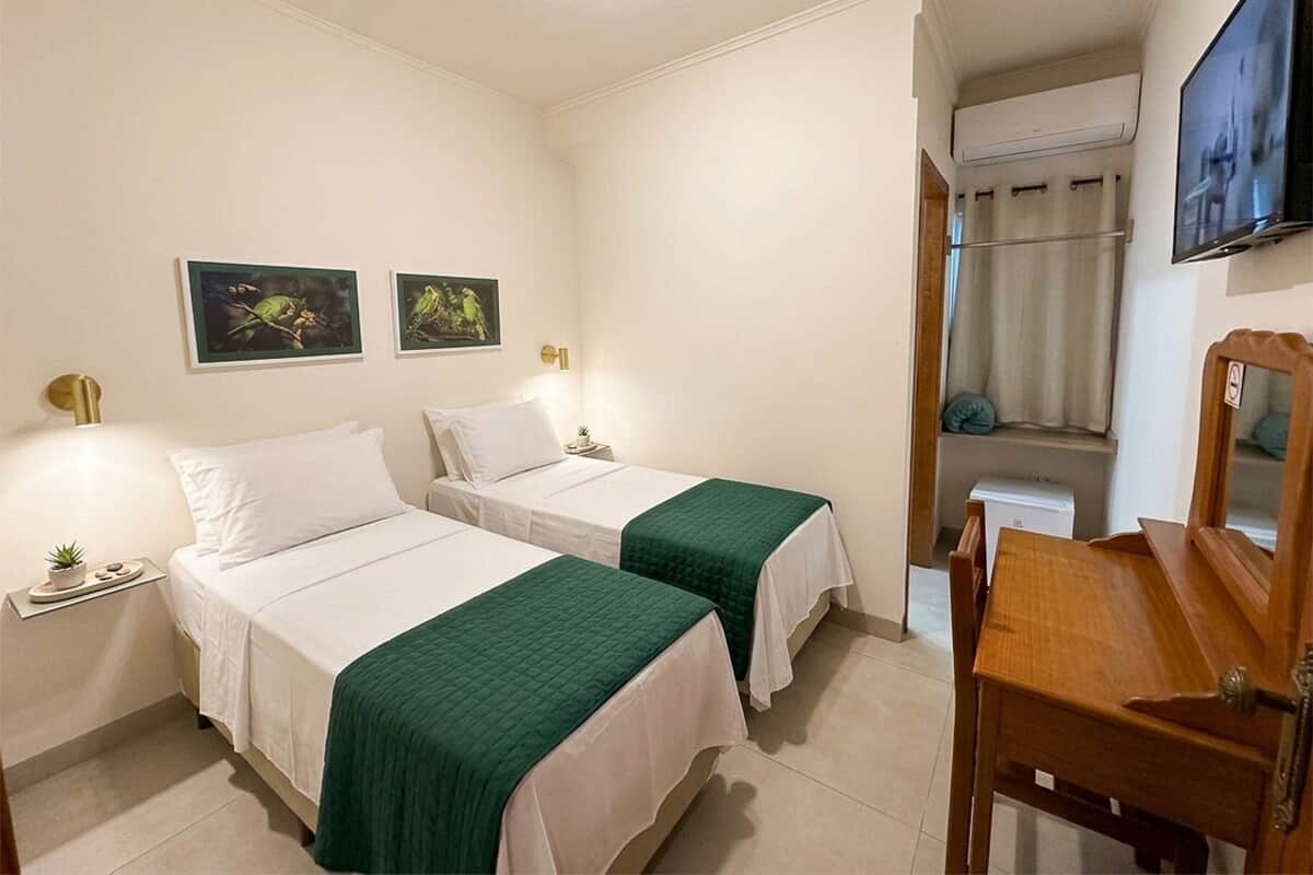 Triple Room | Desk, laptop workspace, free WiFi, bed sheets
