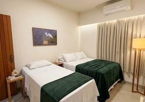 Twin Room | Desk, laptop workspace, free WiFi, bed sheets