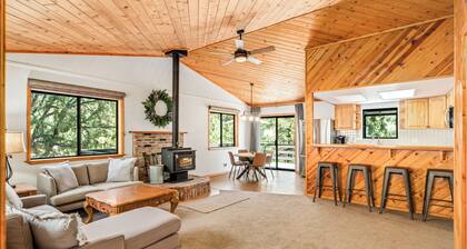 Charming Cabin Getaway Pine Mountain Club