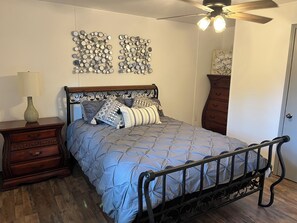 WiFi, bed sheets