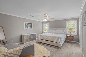 5 slaapkamers, een strijkplank/strijkijzer, wifi, beddengoed