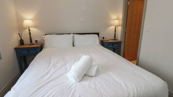 1 bedroom, individually decorated, individually furnished, free WiFi