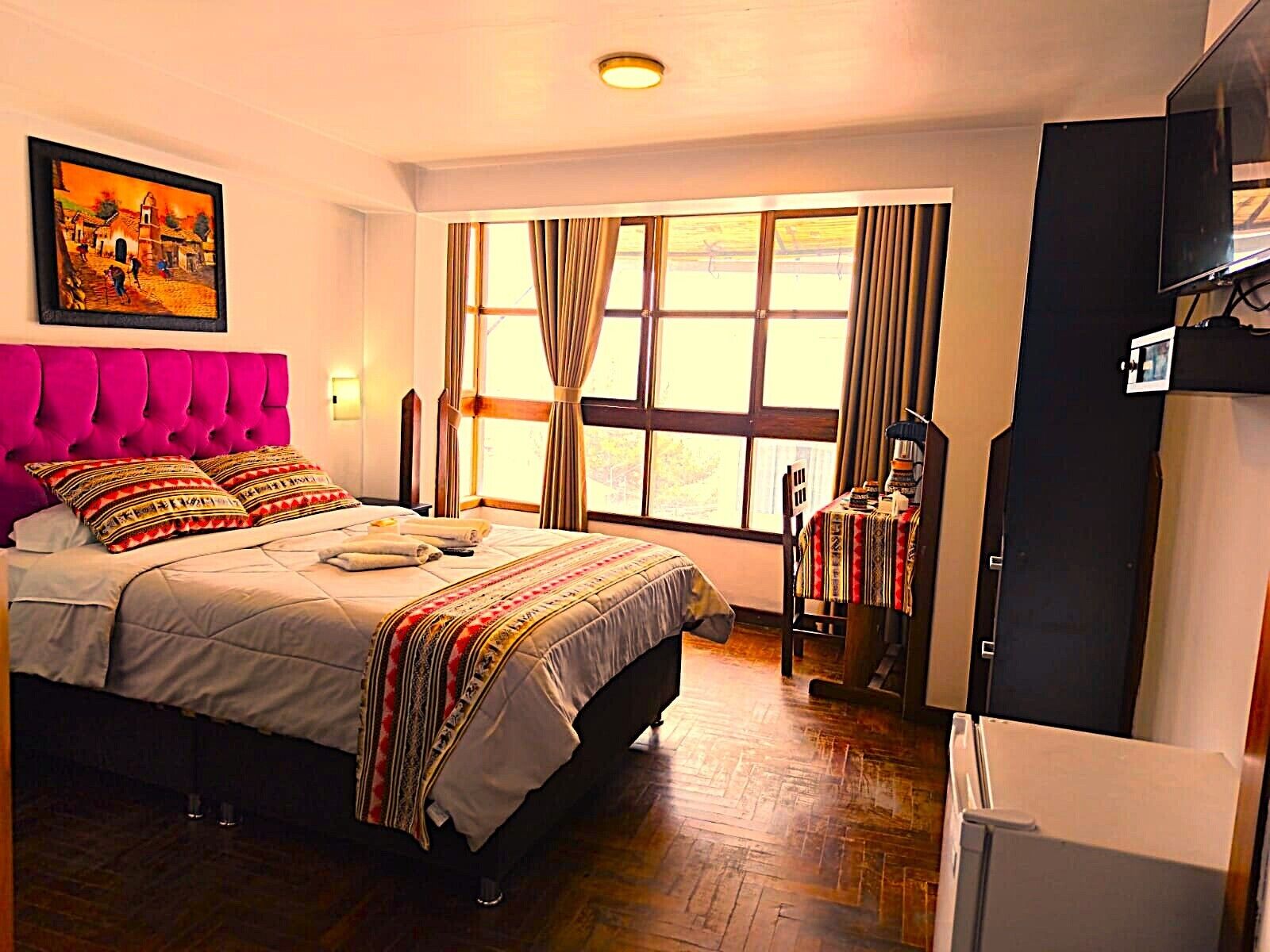 Comfort dubbelrum | Arbetsyta för laptop, mörkläggningsgardiner och strykjärn/strykbräda