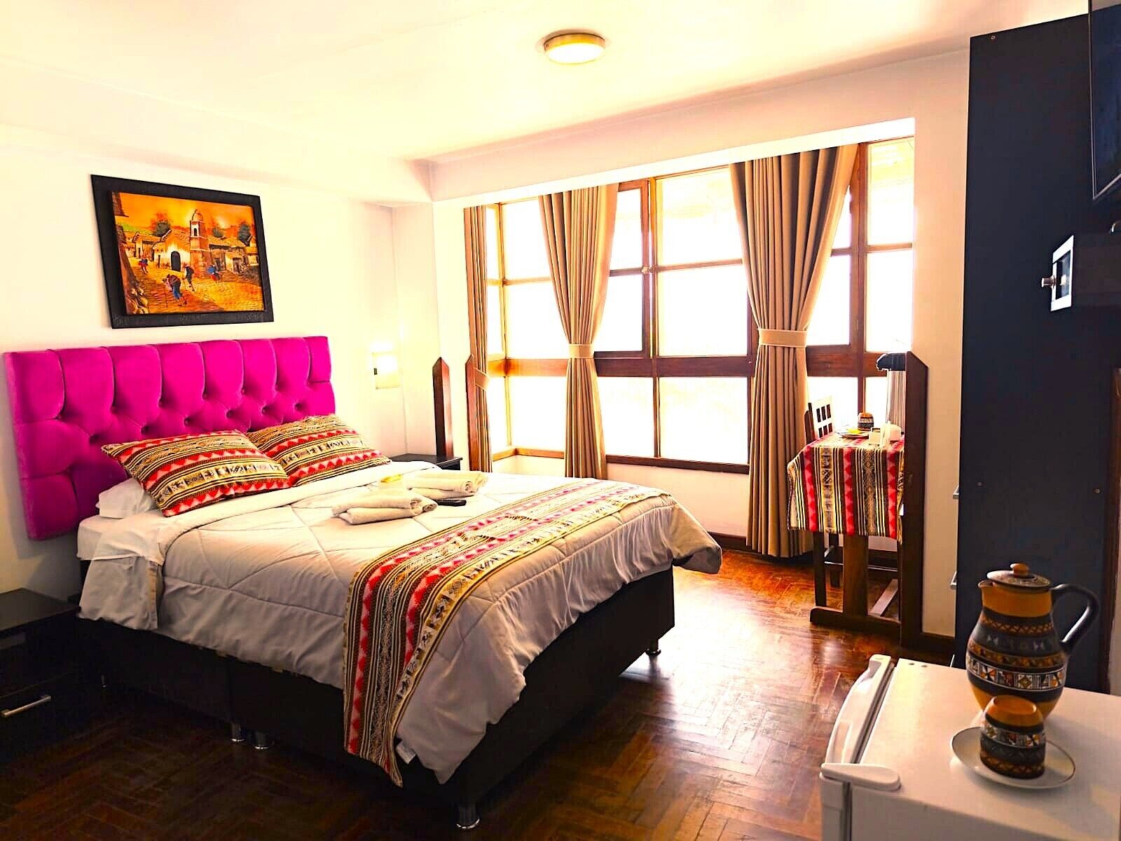 Classic dubbelrum | Arbetsyta för laptop, mörkläggningsgardiner och strykjärn/strykbräda