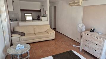 House | 5 bedrooms, individually furnished