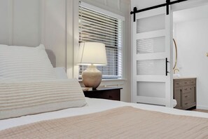 3 soverom, strykejern/-brett, reiseseng for barn og wi-fi (inkludert)