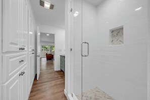 Interior - McCartney Retreat on Lake LBJ! (Llano County)