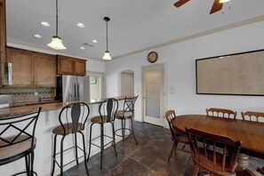Dining - Doe Valley Delight-Lake Access! (Llano County)