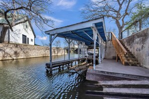 Property grounds - Perfect Pair-Lakehouse on LBJ! (Kingsland)