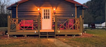 New listing Cozy 2/2 with distant mtn. views and only 15 min. from blowing rock.