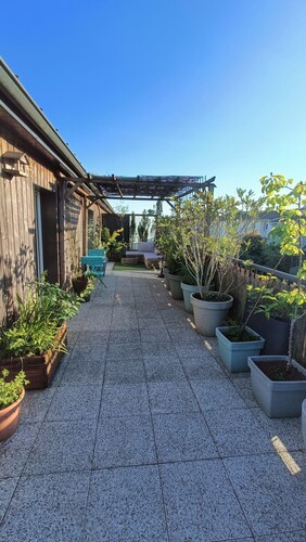 Appartement T2 équipé avec une grand terrasse.