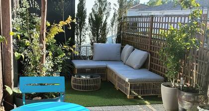 Appartement T2 équipé avec une grand terrasse.