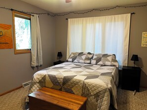 6 多间卧室、熨斗/熨衣板、免费 WiFi、床单