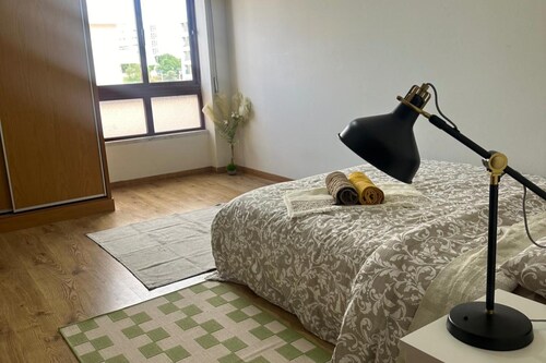 Coastal Apartment in Barreiro- Sleeps6-city Centre