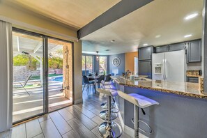 Interior - Vila ZEN- With Pool & Jacuzzi, pool table, Pokertable, Basketball N the Strip (Las Vegas)