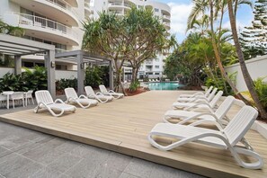 Terrace/patio - Ferny Cove Resort Living by Surfers Paradise Beach (Surfers Paradise)