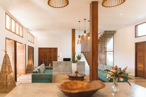 Grand Villa, Private Pool, Partial Sea View | Shared kitchen facilities - Villa Binn (Cruz)