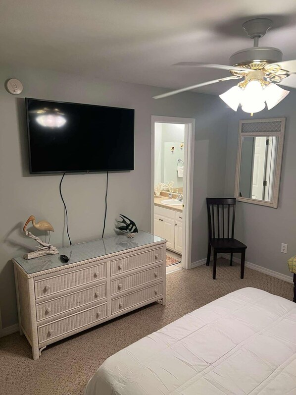 4 bedrooms, WiFi, bed sheets