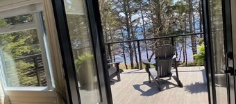 Luxury Ocean Beach House - Amazing Views, Private Beach, Great Fishing!